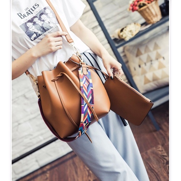 🎉HP🎉 🔄🆕 SAO PAULO Drawstring Bucket Bag - Picture 2 of 8